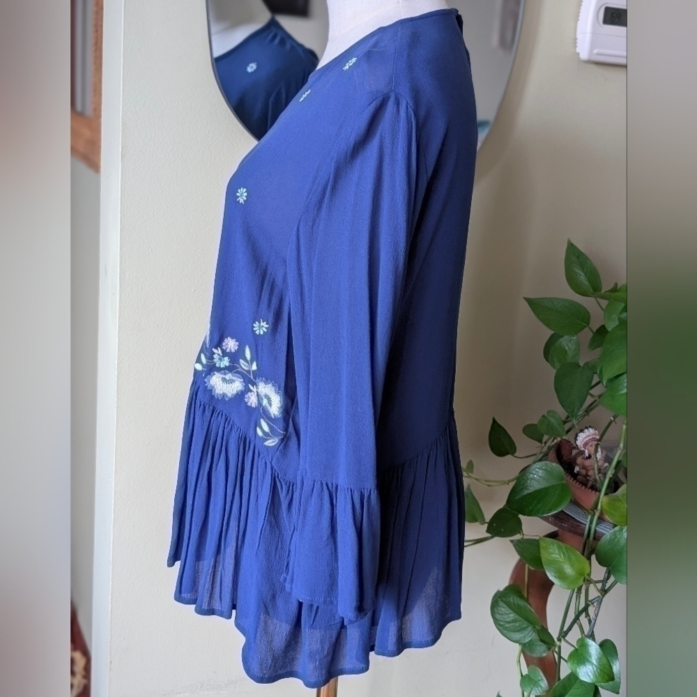 Alya Women's Size Small Blue Embroidered Florals Bell Hem Pullover Blouse - Picture 4 of 10